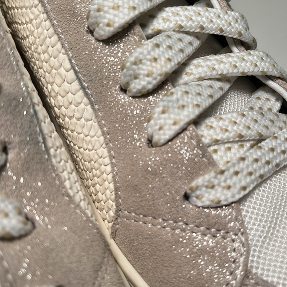 P448 High Top White Patent Embossed Snake Leather Sneakers Women’s size 10 - Picture 6 of 16